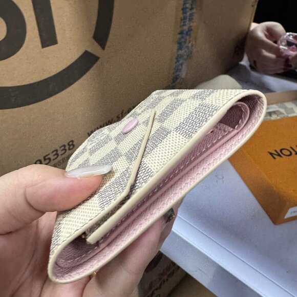 Louis Vuitton Victorine White Canvas Wallet 288-031125 - Picture 7 of 12